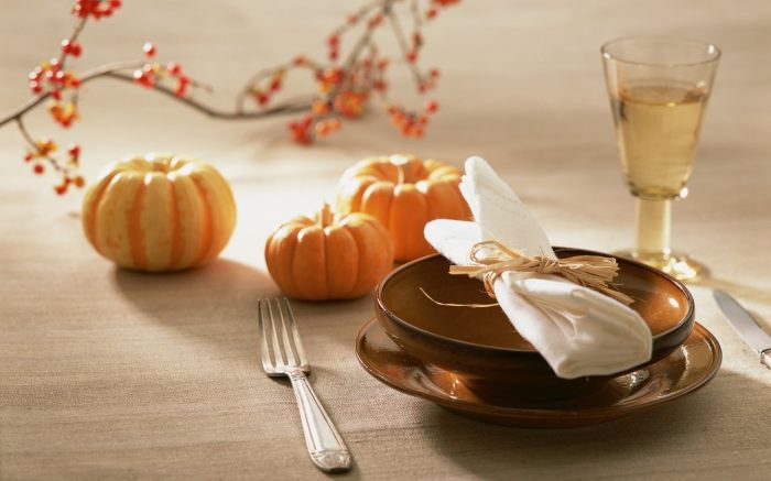 Fall decor for kitchen table