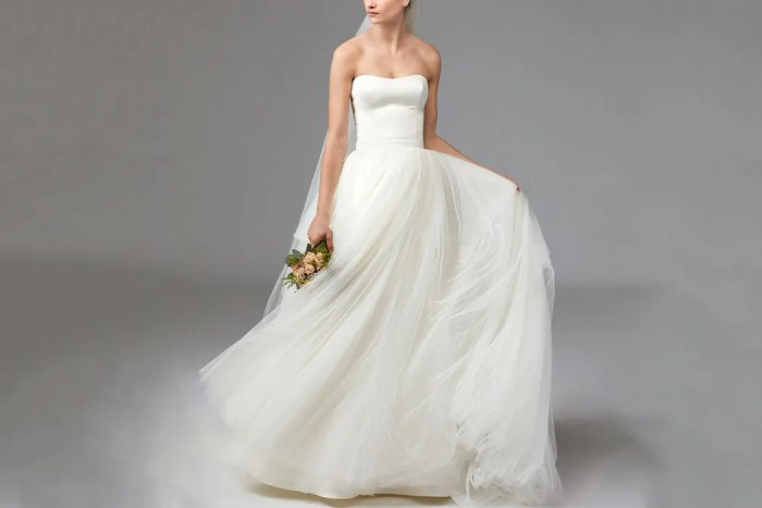 Wedding dresses under 00