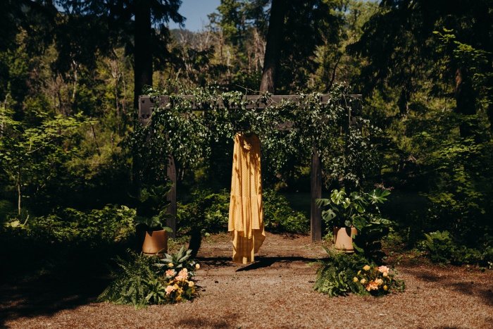 Why do wedding dresses turn yellow